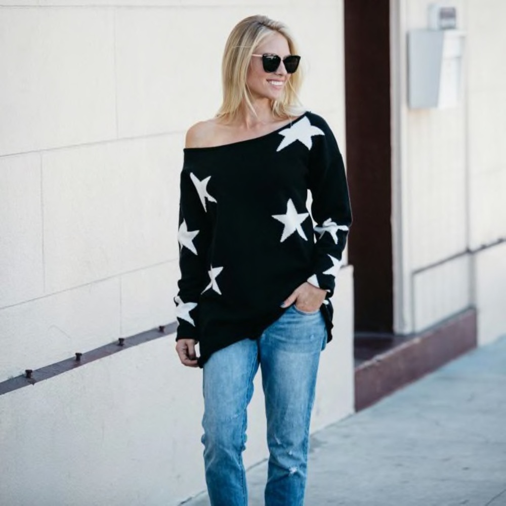 Amaryllis distressed star sweater